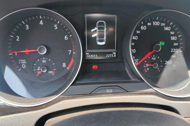 Used Volkswagen Magotan 2017 380TSI DSG Luxury Model Odometer Close Up