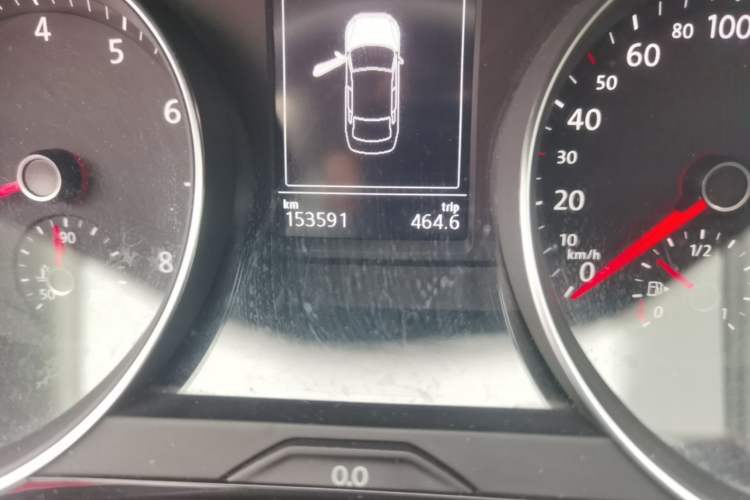 Used Volkswagen Magotan 2017 330TSI DSG Luxury Model Odometer Close Up