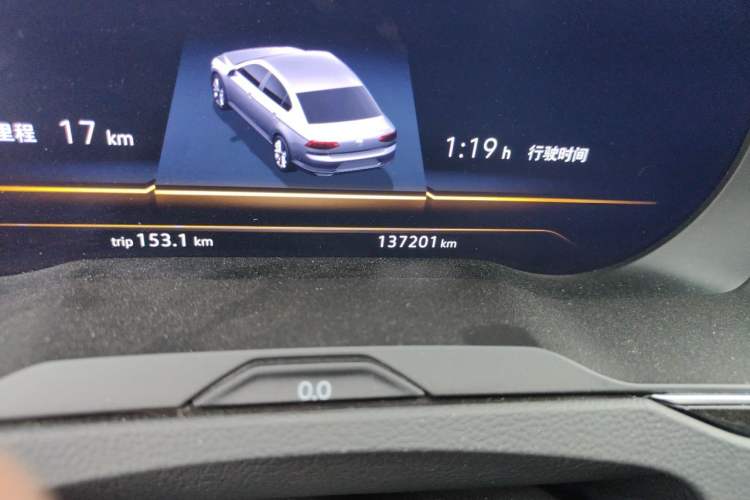 Used Volkswagen Magotan 2017 330TSI DSG Luxury Model Odometer Close Up