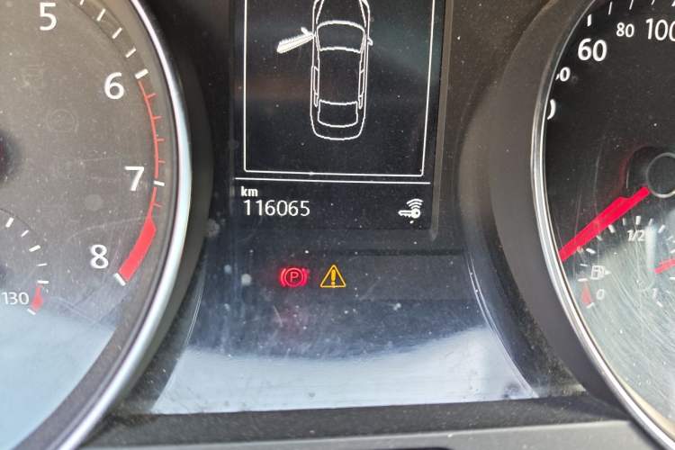 Used Volkswagen Magotan 2017 330TSI DSG Luxury Model Odometer Close Up