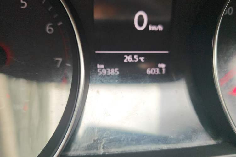 Used Volkswagen Magotan 2017 330TSI DSG Leading Model Odometer Close Up