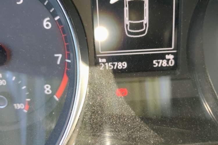 Used Volkswagen Magotan 2017 330TSI DSG Luxury Model Odometer Close Up
