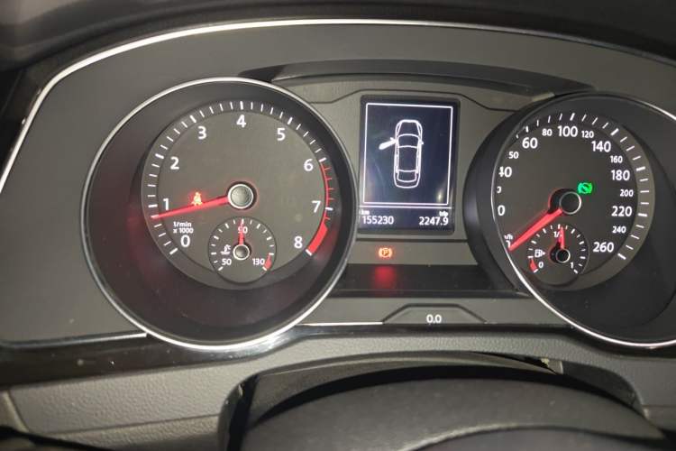 Used Volkswagen Magotan 2017 380TSI DSG Luxury Model Odometer Close Up