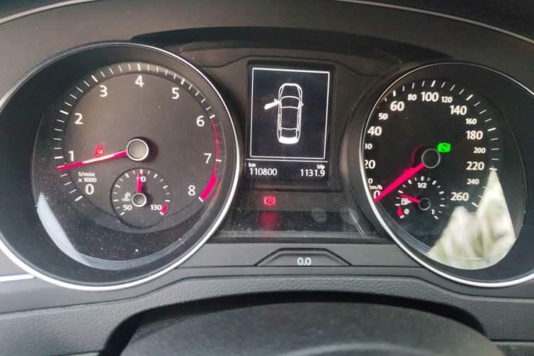 Used Volkswagen Magotan 2017 280TSI DSG Comfort Model Odometer Close Up