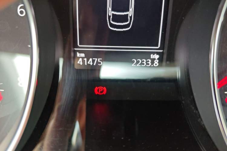 Used Volkswagen Magotan 2017 280TSI DSG Comfort Model Odometer Close Up