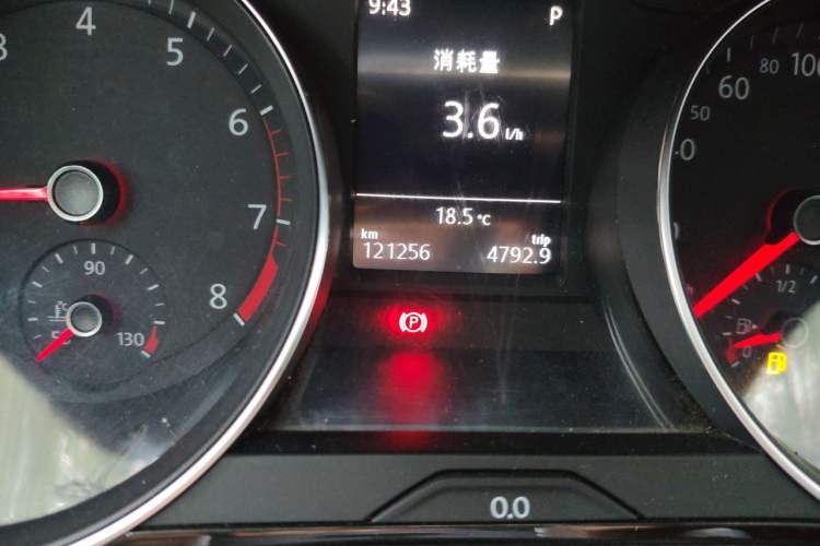 Used Volkswagen Magotan 2017 330TSI DSG Luxury Model Odometer Close Up