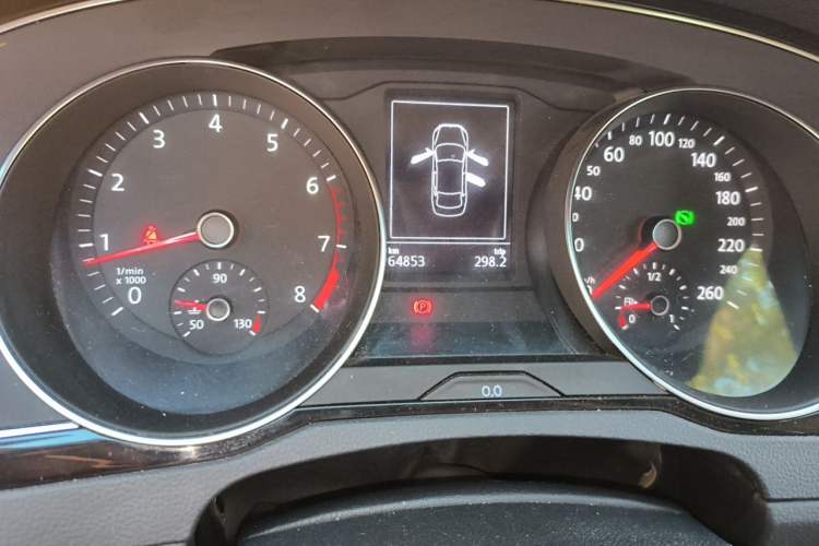 Used Volkswagen Magotan 2017 330TSI DSG Leading Model Odometer Close Up