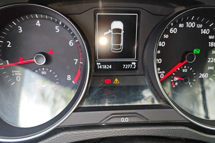 Used Volkswagen Magotan 2017 330TSI DSG Leading Model Odometer Close Up