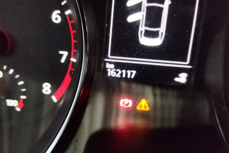 Used Volkswagen Magotan 2017 330TSI DSG Luxury Model Odometer Close Up