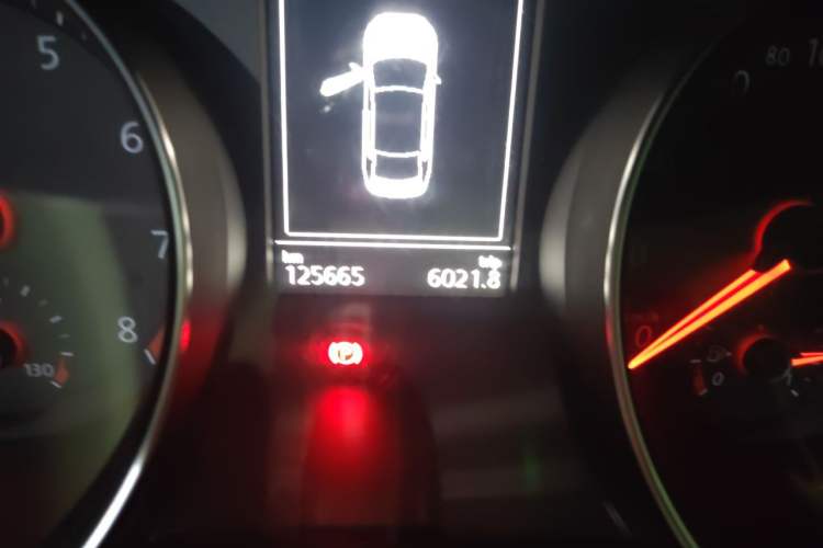 Used Volkswagen Magotan 2017 330TSI DSG Leading Model Odometer Close Up