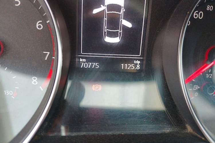 Used Volkswagen Magotan 2017 330TSI DSG Leading Model Odometer Close Up