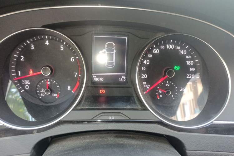 Used Volkswagen Magotan 2017 330TSI DSG Leading Model Odometer Close Up