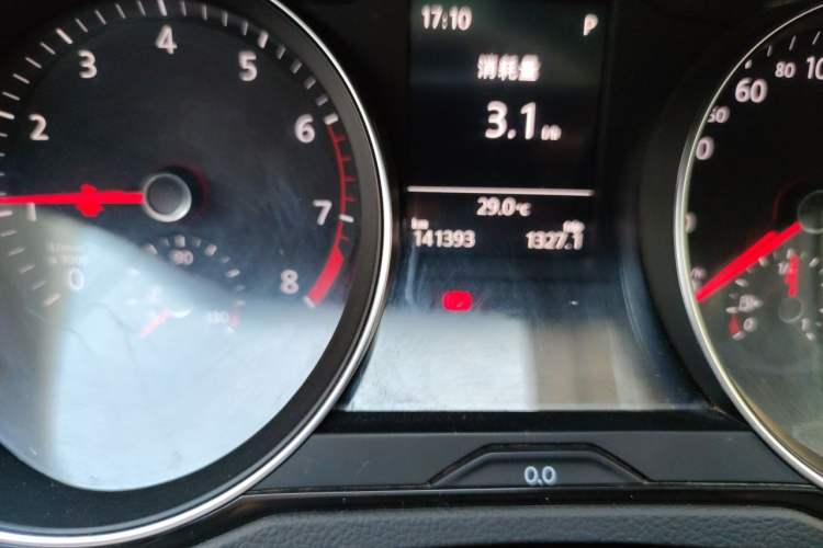 Used Volkswagen Magotan 2017 330TSI DSG Leading Model Odometer Close Up