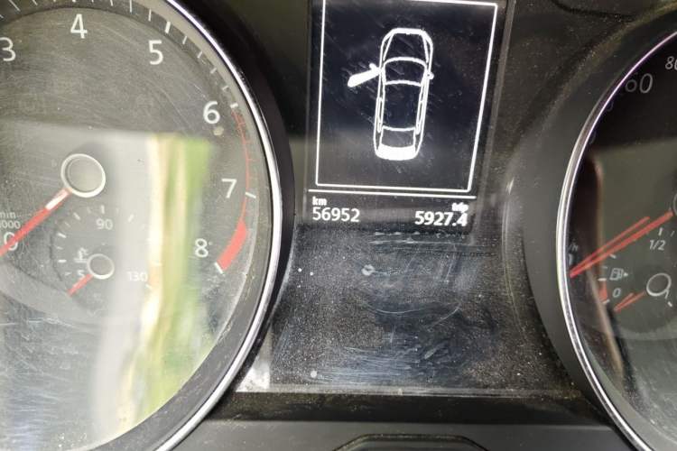 Used Volkswagen Magotan 2017 330TSI DSG Leading Model Odometer Close Up