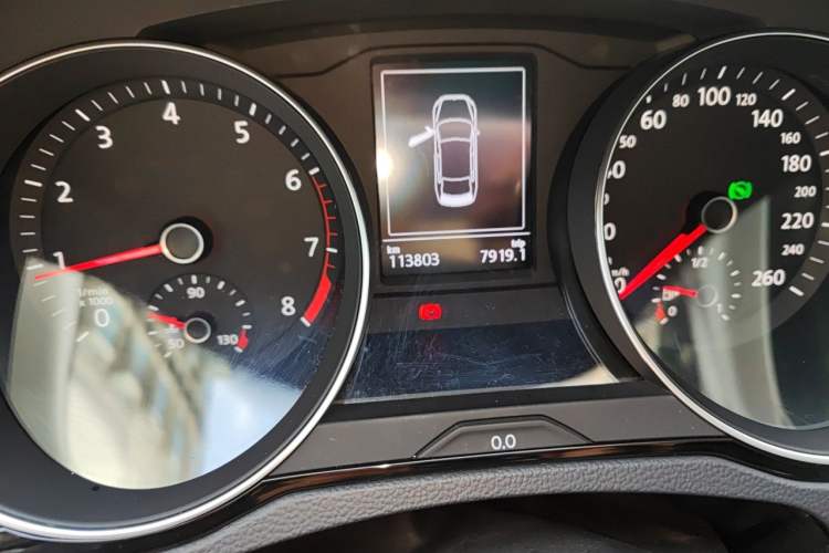 Used Volkswagen Magotan 2017 380TSI DSG Luxury Model Odometer Close Up