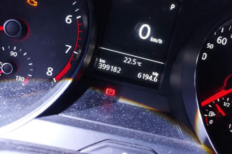 Used Volkswagen Magotan 2017 330TSI DSG Leading Model Odometer Close Up