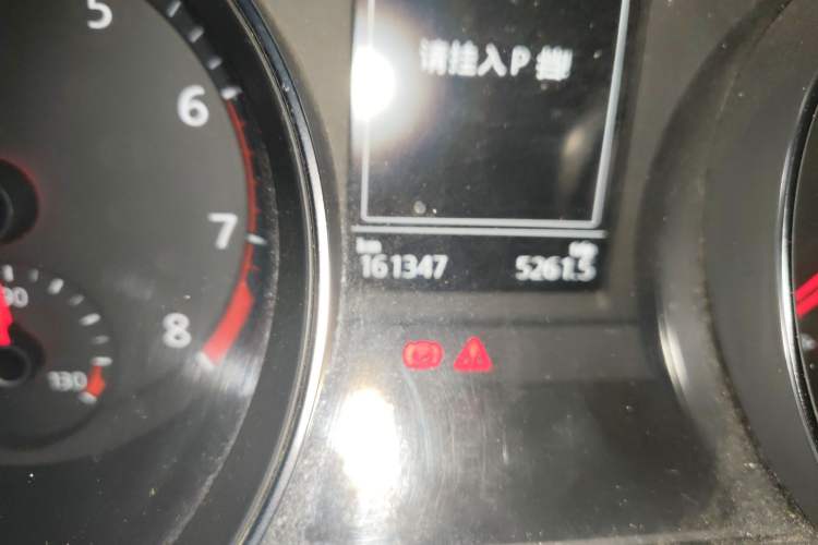 Used Volkswagen Magotan 2017 330TSI DSG Luxury Model Odometer Close Up