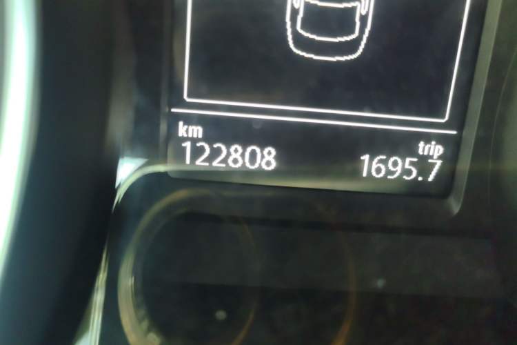Used Volkswagen Magotan 2017 330TSI DSG Luxury Model Odometer Close Up