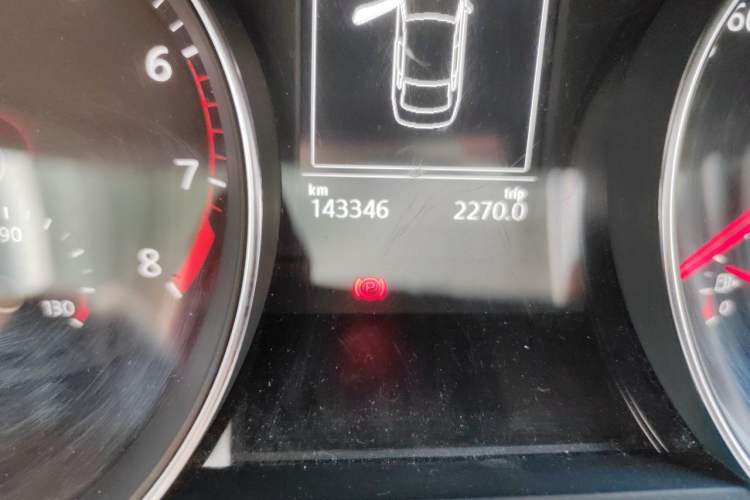 Used Volkswagen Magotan 2017 330TSI DSG Luxury Model Odometer Close Up