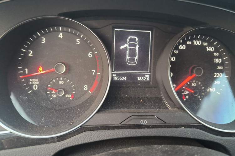 Used Volkswagen Magotan 2017 330TSI DSG Leading Model Odometer Close Up
