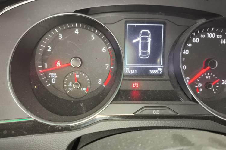 Used Volkswagen Magotan 2017 330TSI DSG Luxury Model Odometer Close Up