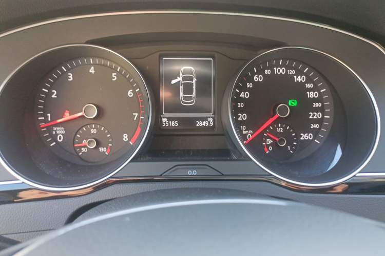 Used Volkswagen Magotan 2017 380TSI DSG Luxury Model Odometer Close Up