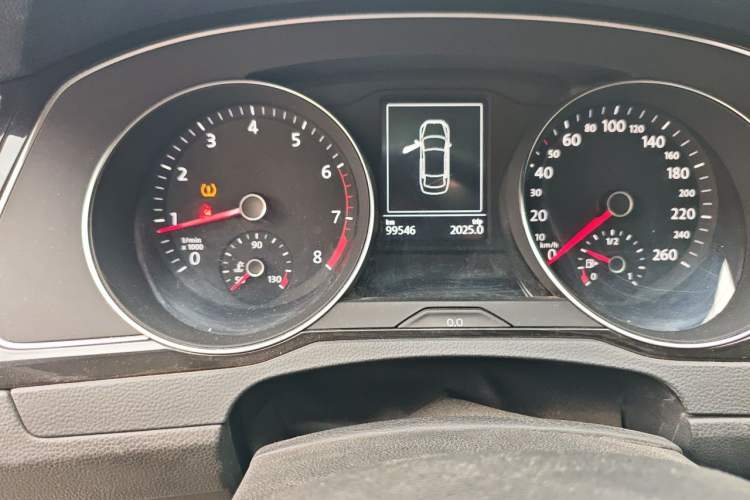 Used Volkswagen Magotan 2017 330TSI DSG Leading Model Odometer Close Up