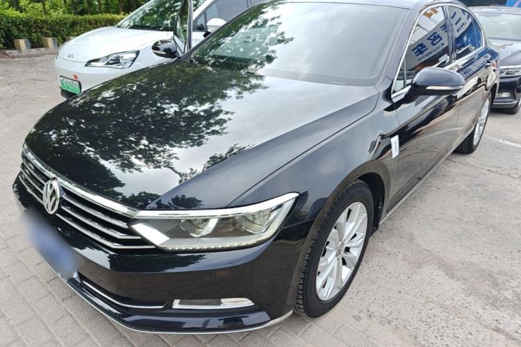 Used Volkswagen Magotan 2017 330TSI DSG Luxury Model Guazi used car, China used car export, Used car for sale, Used  cars, Cheapest cars for sale