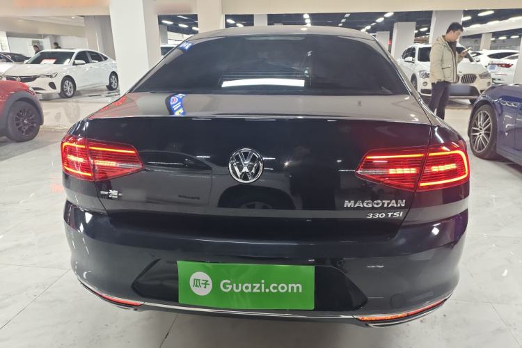Used Volkswagen Magotan 2017 330TSI DSG Luxury Model Rear