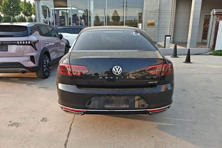 Used Volkswagen Magotan 2017 330TSI DSG Luxury Model Rear