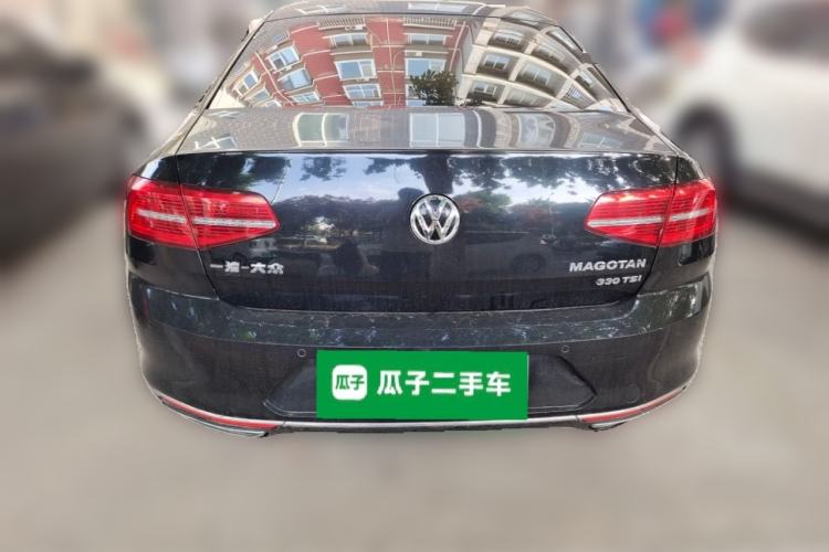 Used Volkswagen Magotan 2017 330TSI DSG Luxury Model Rear