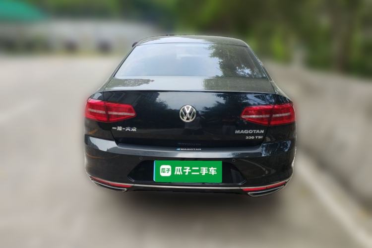 Used Volkswagen Magotan 2017 330TSI DSG Luxury Model Rear