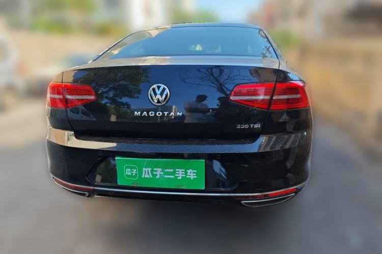 Used Volkswagen Magotan 2017 330TSI DSG Luxury Model Rear