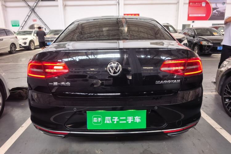 Used Volkswagen Magotan 2017 330TSI DSG Luxury Model Rear