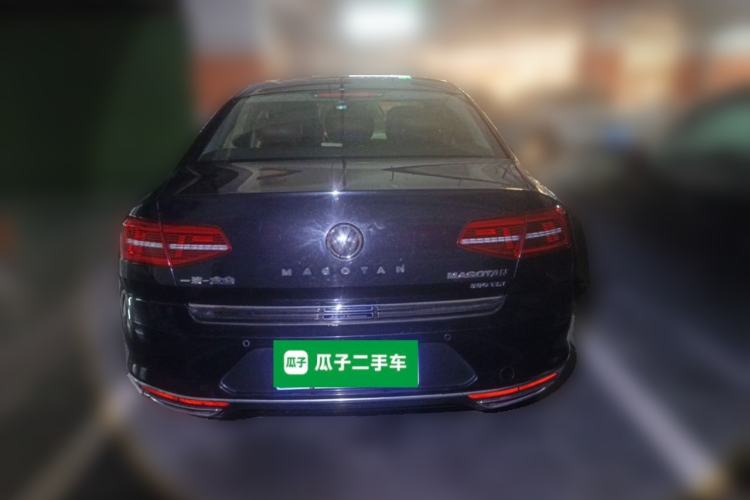 Used Volkswagen Magotan 2017 330TSI DSG Luxury Model Rear