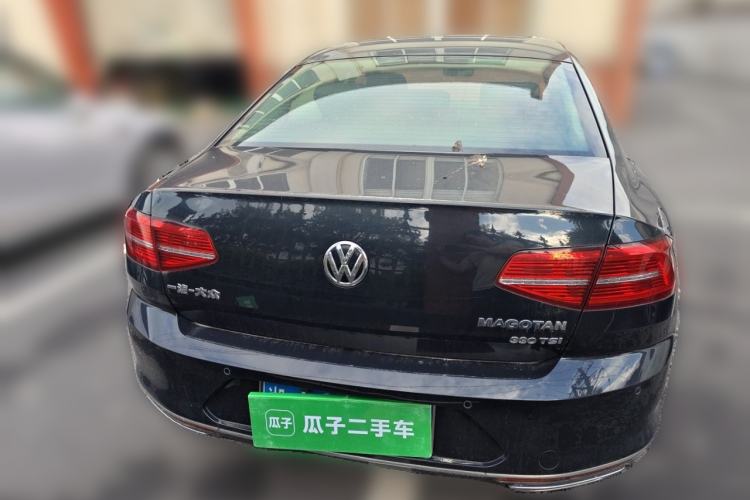 Used Volkswagen Magotan 2017 330TSI DSG Luxury Model Rear