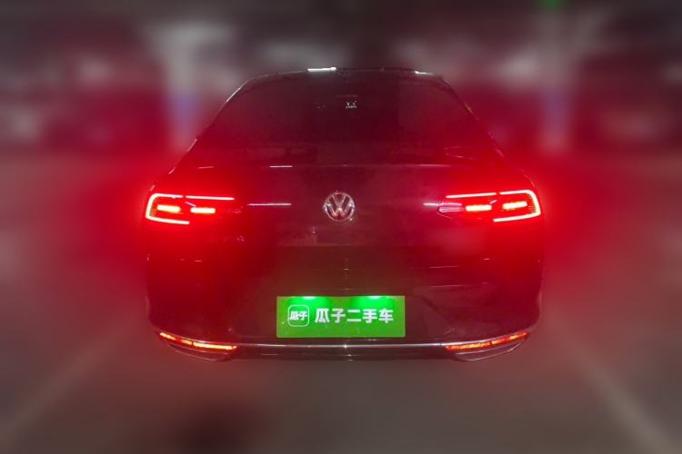 Used Volkswagen Magotan 2017 330TSI DSG Luxury Model Rear