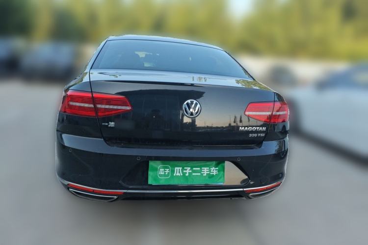 Used Volkswagen Magotan 2017 330TSI DSG Luxury Model Rear