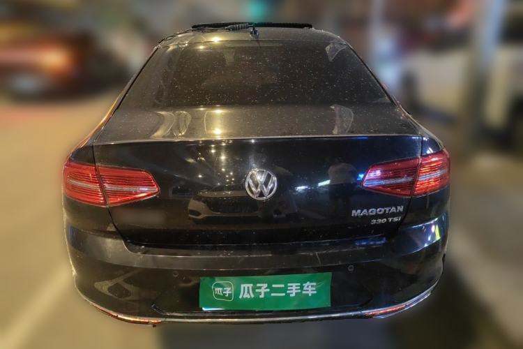 Used Volkswagen Magotan 2017 330TSI DSG Luxury Model Rear