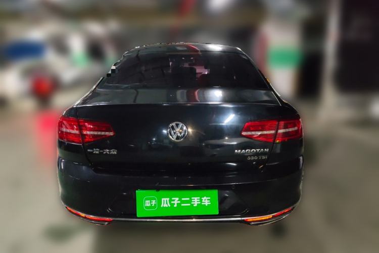 Used Volkswagen Magotan 2017 330TSI DSG Luxury Model Rear