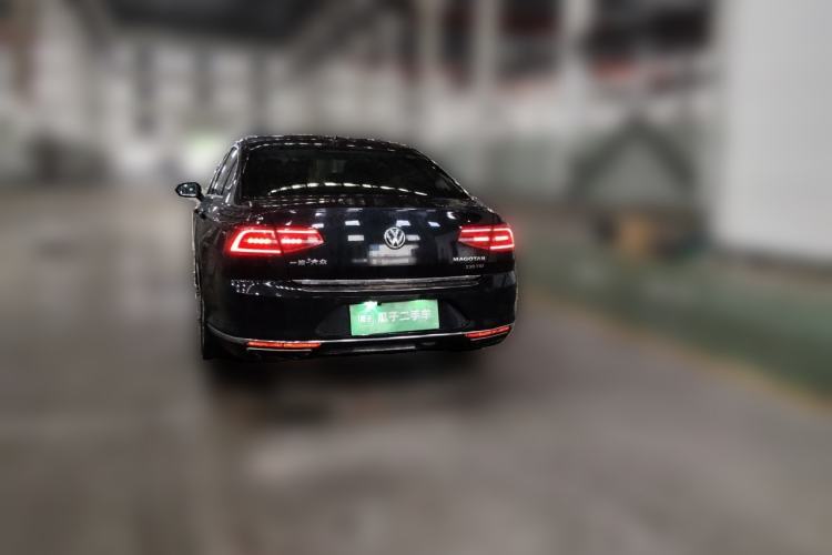 Used Volkswagen Magotan 2017 330TSI DSG Luxury Model Rear