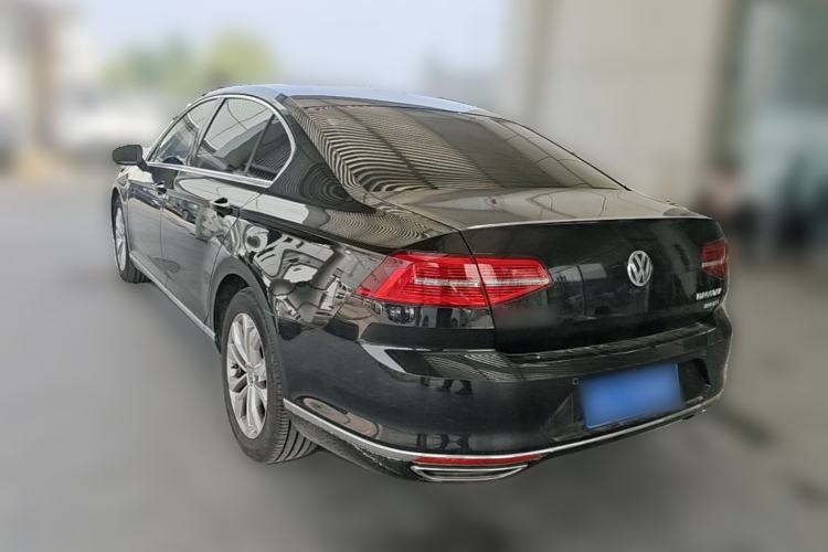 Used Volkswagen Magotan 2017 330TSI DSG Luxury Model Rear Left 45 Deg