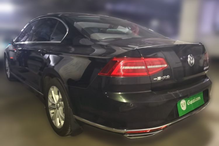 Used Volkswagen Magotan 2017 330TSI DSG Luxury Model Rear Left 45 Deg