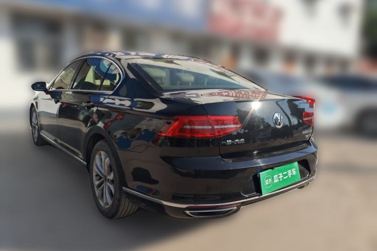 Used Volkswagen Magotan 2017 380TSI DSG Luxury Model Rear Left 45 Deg
