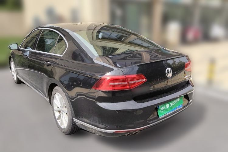 Used Volkswagen Magotan 2017 330TSI DSG Leading Model Rear Left 45 Deg