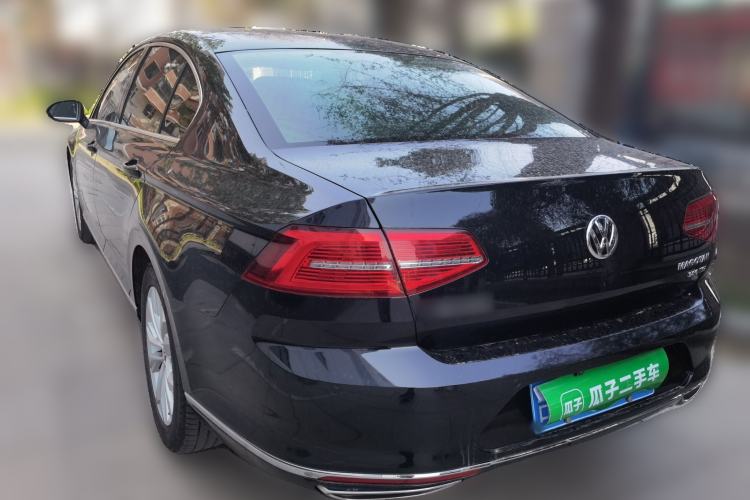 Used Volkswagen Magotan 2017 380TSI DSG Luxury Model Rear Left 45 Deg