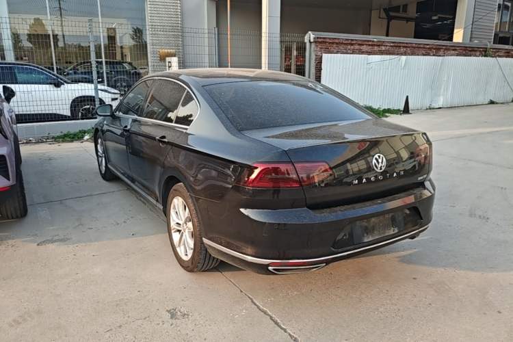 Used Volkswagen Magotan 2017 330TSI DSG Luxury Model Rear Left 45 Deg