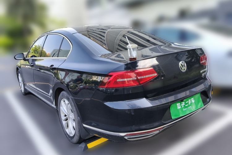 Used Volkswagen Magotan 2017 330TSI DSG Luxury Model Rear Left 45 Deg
