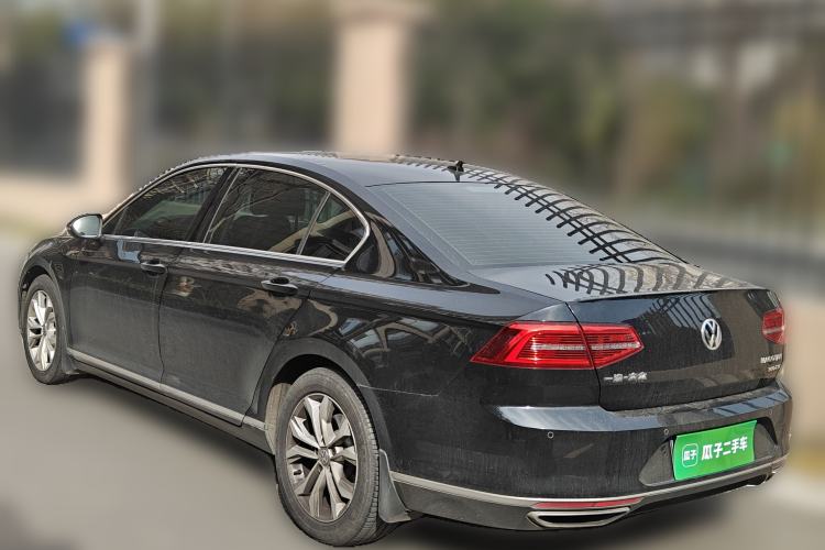 Used Volkswagen Magotan 2017 380TSI DSG Luxury Model Rear Left 45 Deg