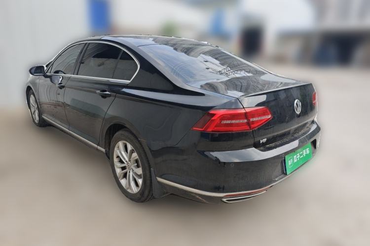 Used Volkswagen Magotan 2017 330TSI DSG Luxury Model Rear Left 45 Deg